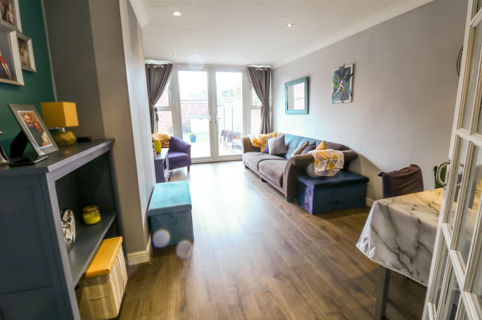 16 Altham Grove