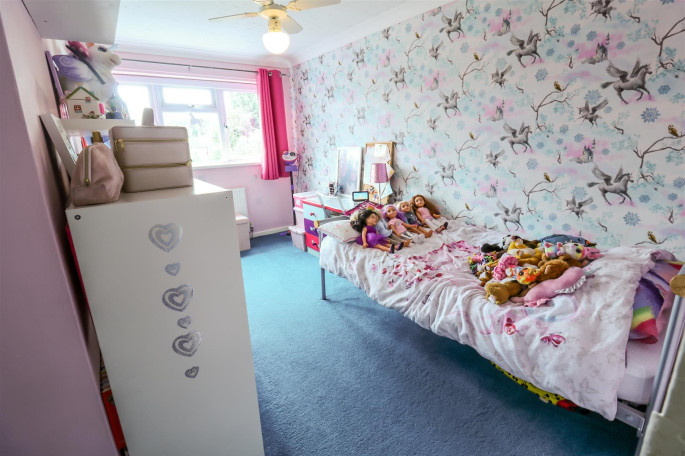 16 Altham Grove