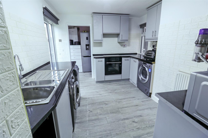 66 Brockles Mead