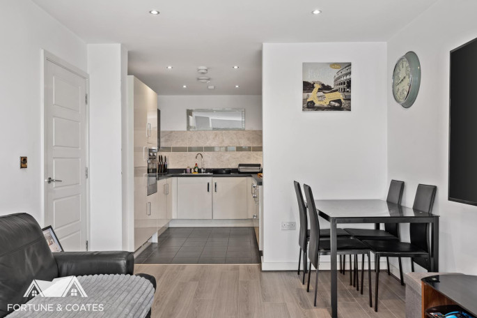 16 Goldcrest Way