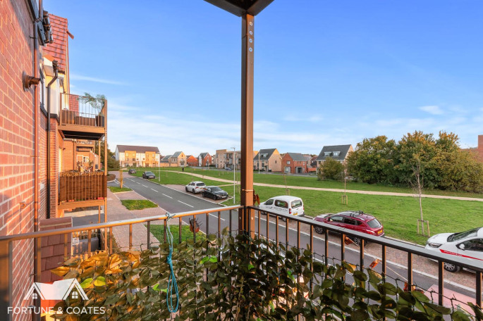 42 Kingfisher Way