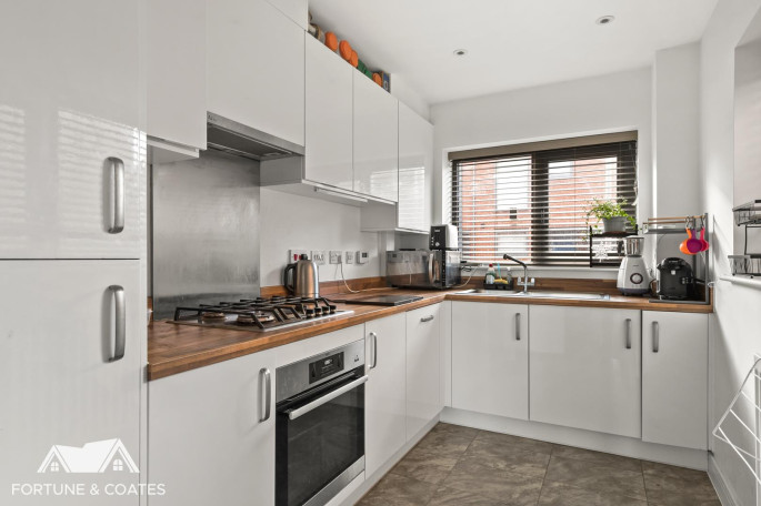 3 Thistle Mead Lane