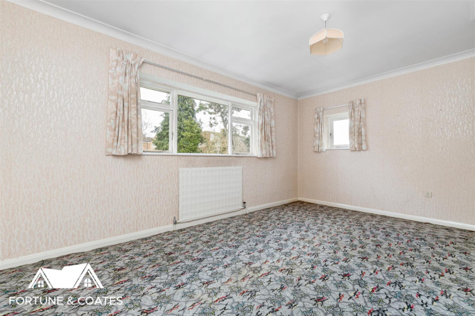 18 Kingsmoor Road