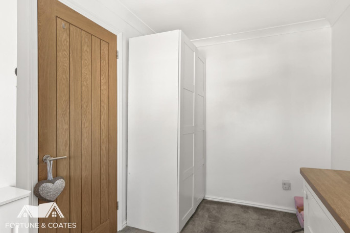121 Coalport Close