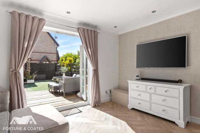 121 Coalport Close
