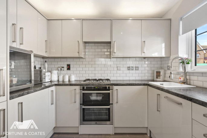 121 Coalport Close